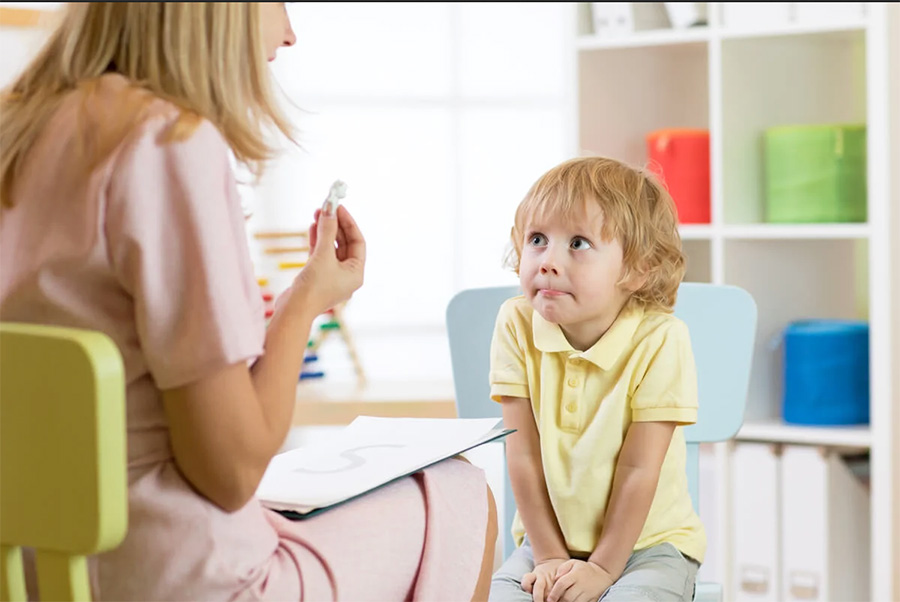 Как могут помочь родители своему ребенку в борьбе с заиканием?